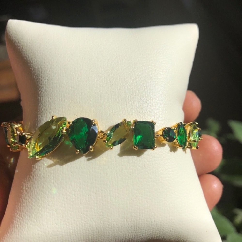 - Gema inspired emerald shade bracelet - not swan stamped - Picture 3 of 13